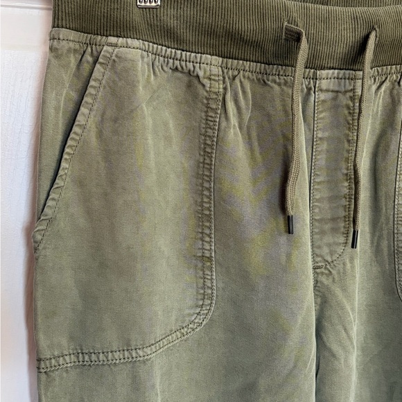 American Eagle Outfitters Women’s Cargo Pants - Picture 2 of 4